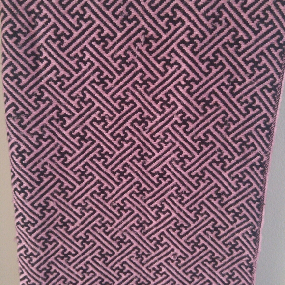 ⛔Sold⛔FREE w/$50 purchase; Vintage Black & Pink Pashmina Scarf - Picture 3 of 6